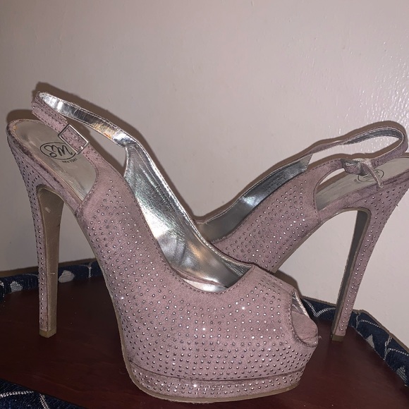 Taupe colored, studded heels SIZE 8.5 - Picture 1 of 1
